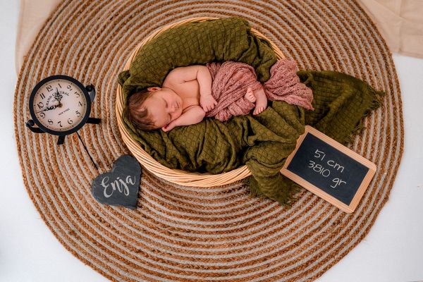 newborn-00505F5A32F-247B-BF46-94BD-A42C3EEFBD18.jpg